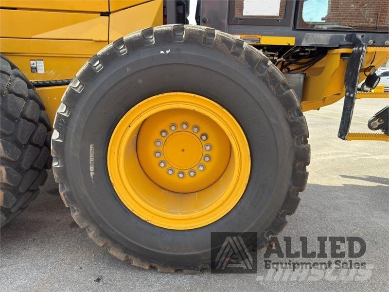 John Deere 872GP Greideriai