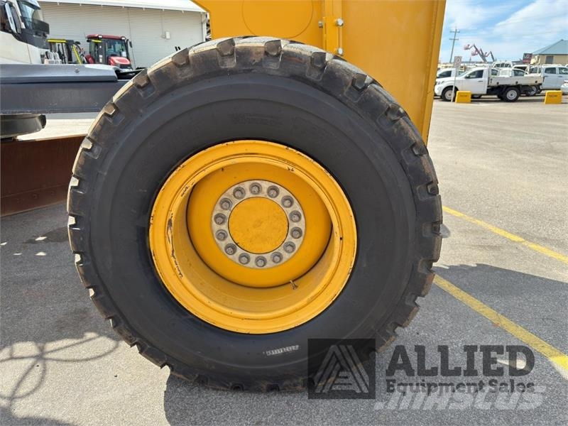 John Deere 872GP Greideriai