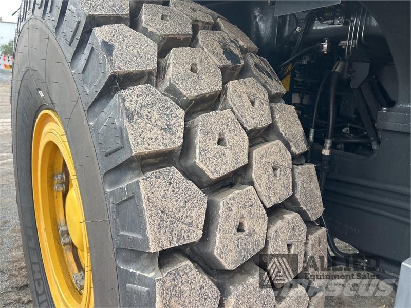 Komatsu HD605-7E1 Σπαστό Dump Truck ADT