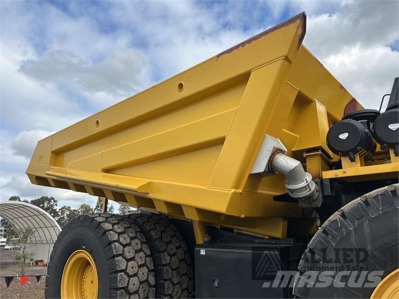 Komatsu HD605-7E1 Σπαστό Dump Truck ADT