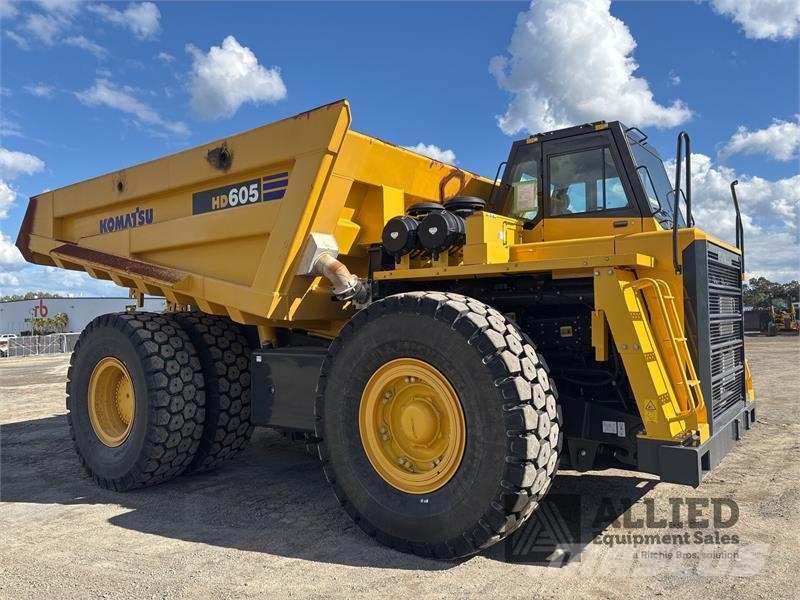 Komatsu HD605-7E1 Σπαστό Dump Truck ADT