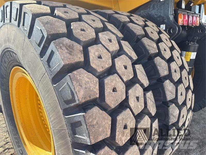 Komatsu HD605-7E1 Σπαστό Dump Truck ADT