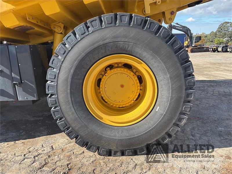 Komatsu HD605-7E1 Σπαστό Dump Truck ADT