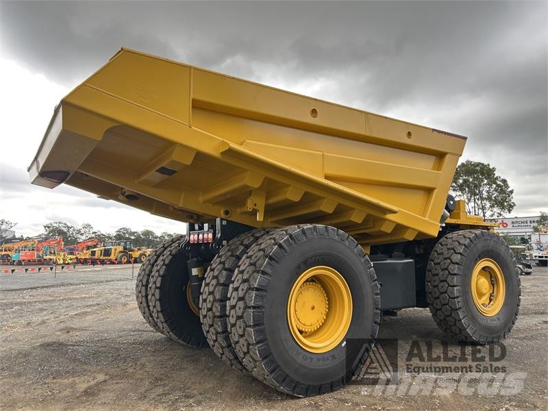 Komatsu HD605-7E1 Σπαστό Dump Truck ADT