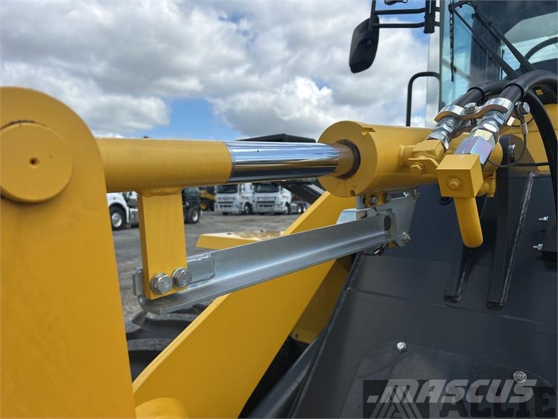 Komatsu WA100-8 Hjullastare