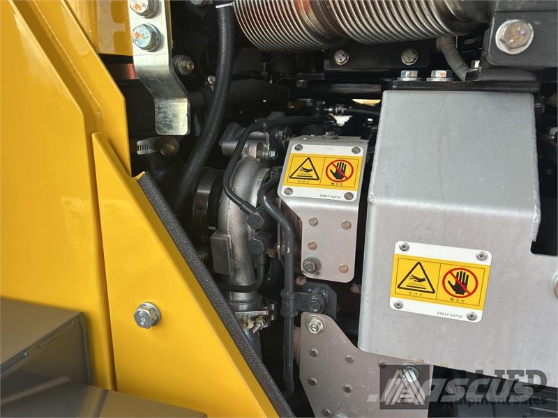 Komatsu WA100-8 Hjullastare