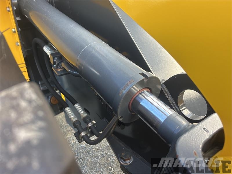 Komatsu WA100-8 Hjullastare