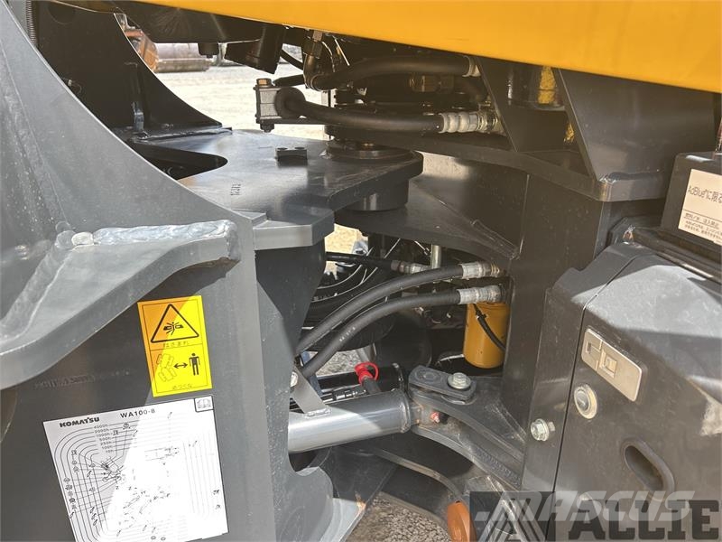 Komatsu WA100-8 Hjullastare