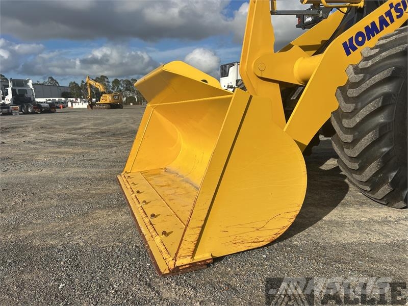 Komatsu WA100-8 Hjullastare