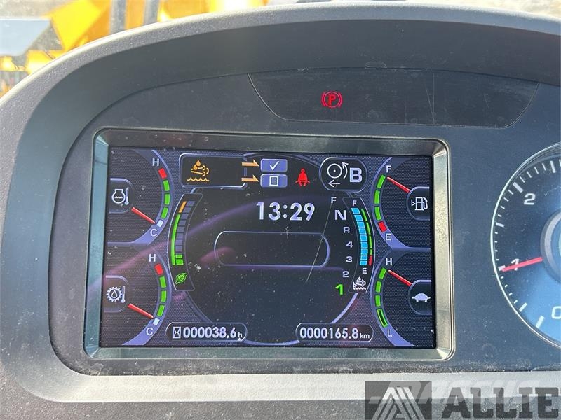 Komatsu WA100-8 Hjullastare