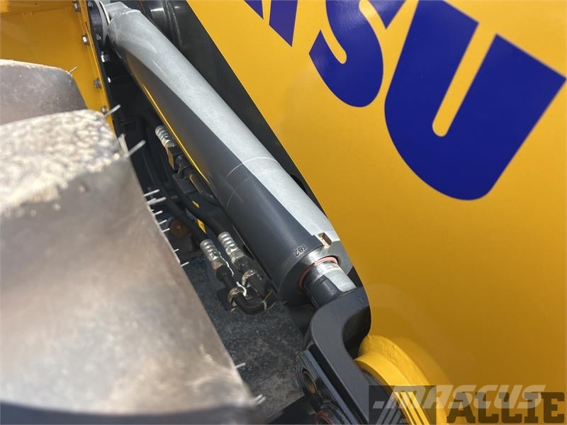 Komatsu WA100-8 Hjullastare