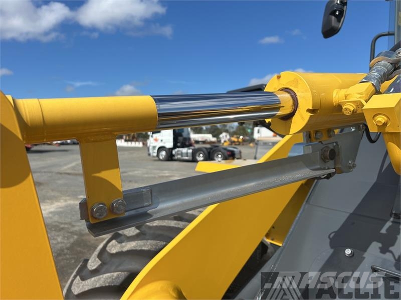 Komatsu WA100-8 Hjullastare