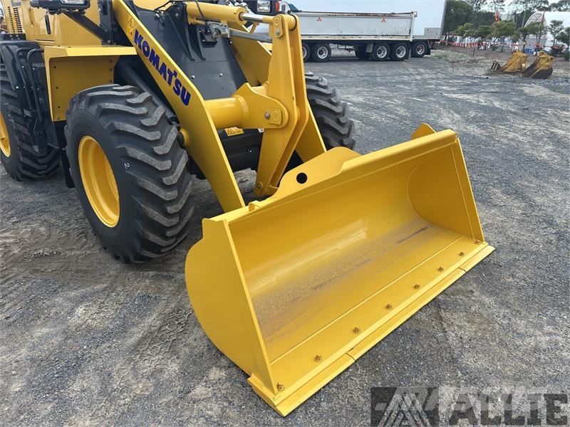 Komatsu WA100-8 Hjullastare