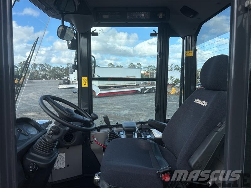 Komatsu WA100-8 Hjullastare