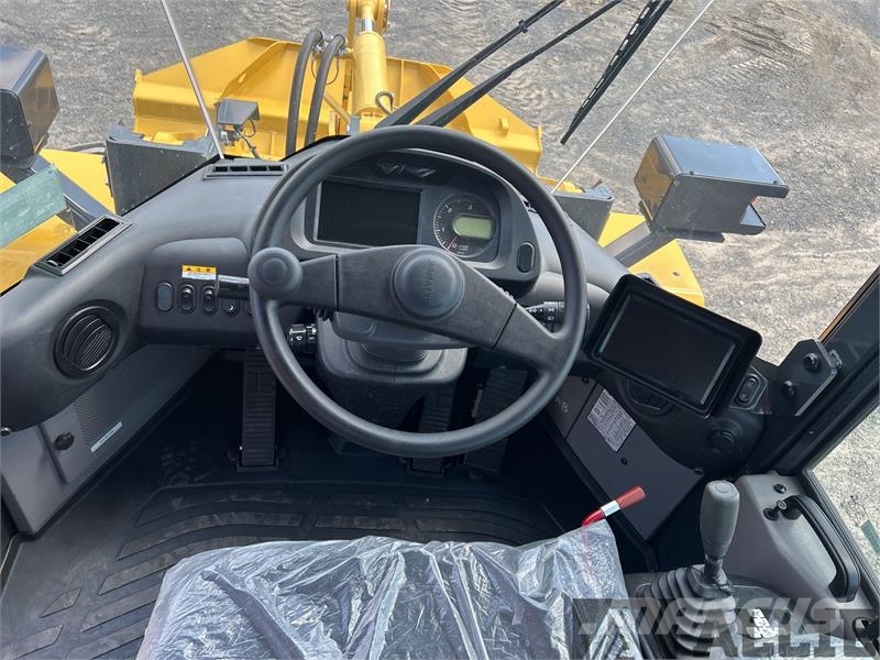 Komatsu WA100-8 Hjullastare