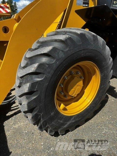 Komatsu WA320-8 Naudoti ratiniai krautuvai