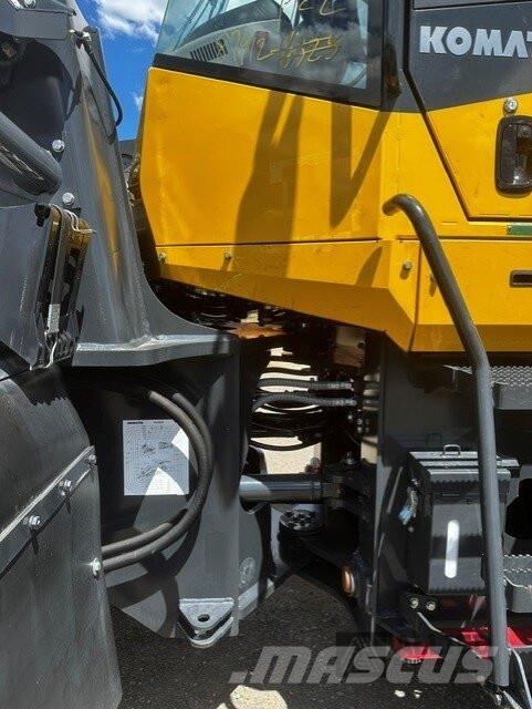 Komatsu WA320-8 Naudoti ratiniai krautuvai
