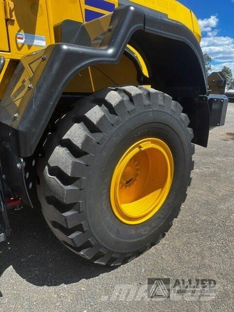 Komatsu WA320-8 Naudoti ratiniai krautuvai