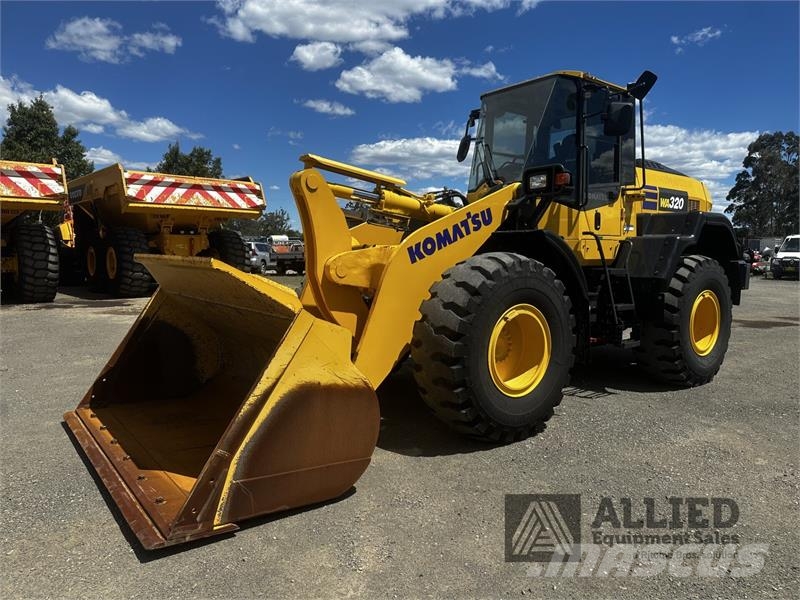 Komatsu WA320-8 Naudoti ratiniai krautuvai