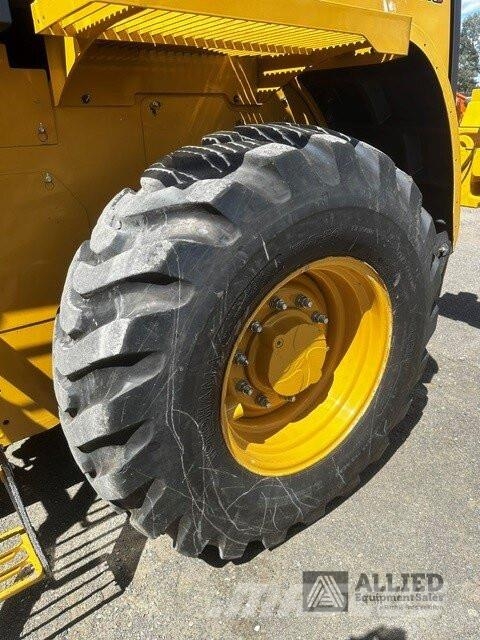 Komatsu WA320-8 Naudoti ratiniai krautuvai
