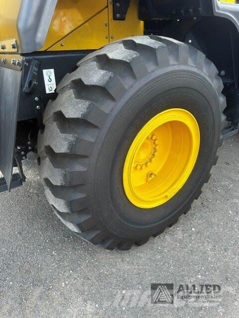 Komatsu WA320-8 Naudoti ratiniai krautuvai
