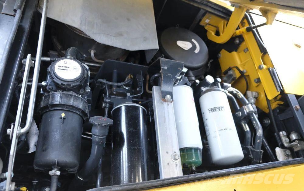 Komatsu WA470-7 Фронтальні навантажувачі
