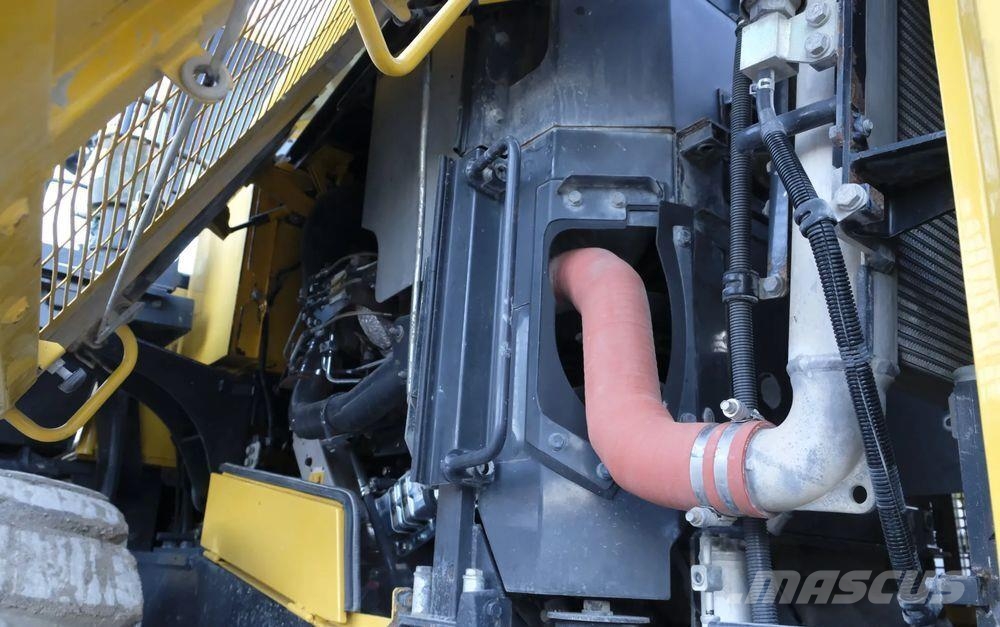 Komatsu WA470-7 Фронтальні навантажувачі
