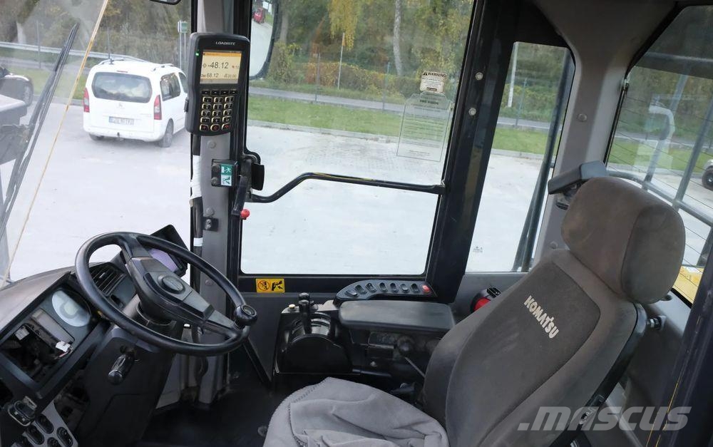 Komatsu WA470-7 Фронтальні навантажувачі