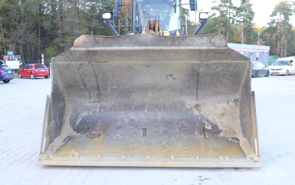 Komatsu WA470-7 Фронтальні навантажувачі
