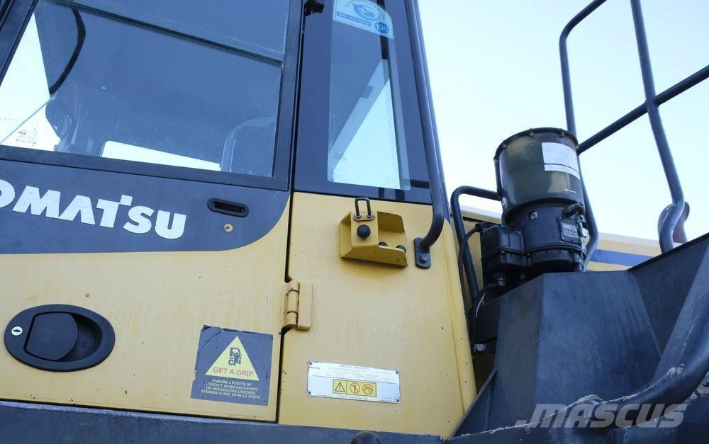 Komatsu WA470-7 Фронтальні навантажувачі