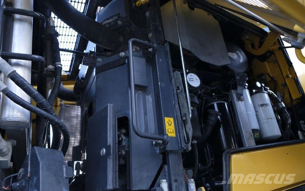 Komatsu WA470-7 Фронтальні навантажувачі