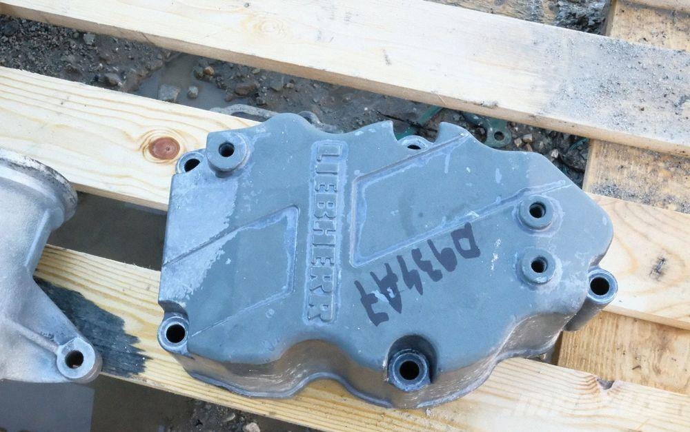 Liebherr pokrywa zaworów dekiel głowicy D934 A7 kod 1012722 Motori