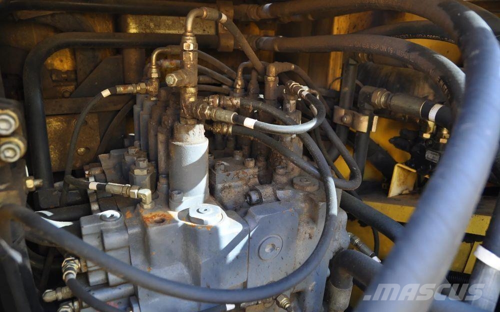 New Holland rozdzielacz i inne części koparki E485 Hidráulicos