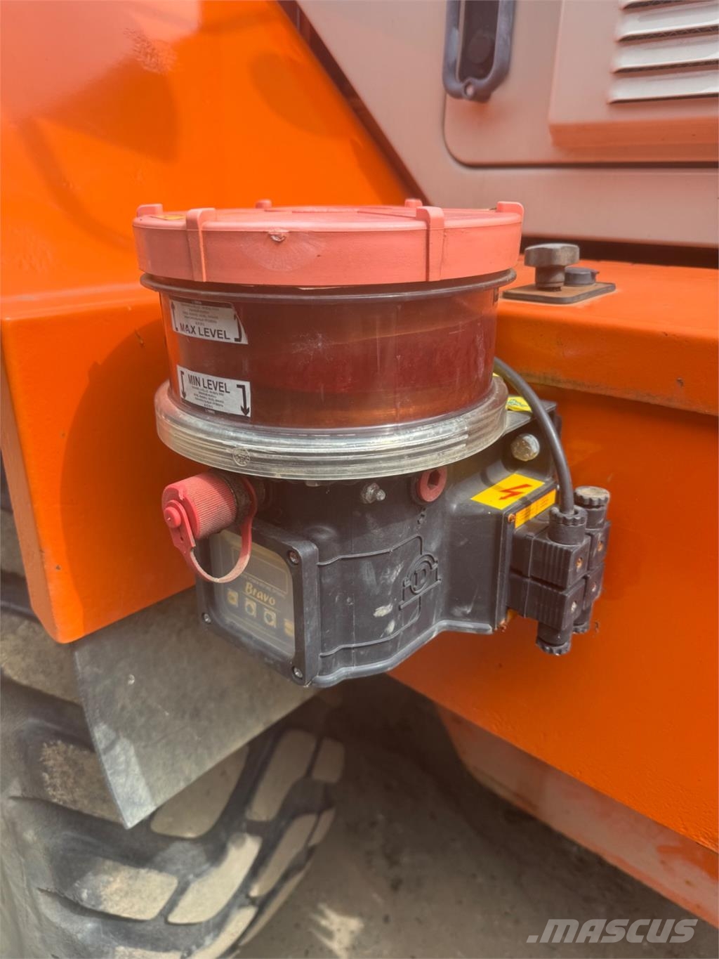 Fiat-Hitachi R130.2 لوادر بعجل