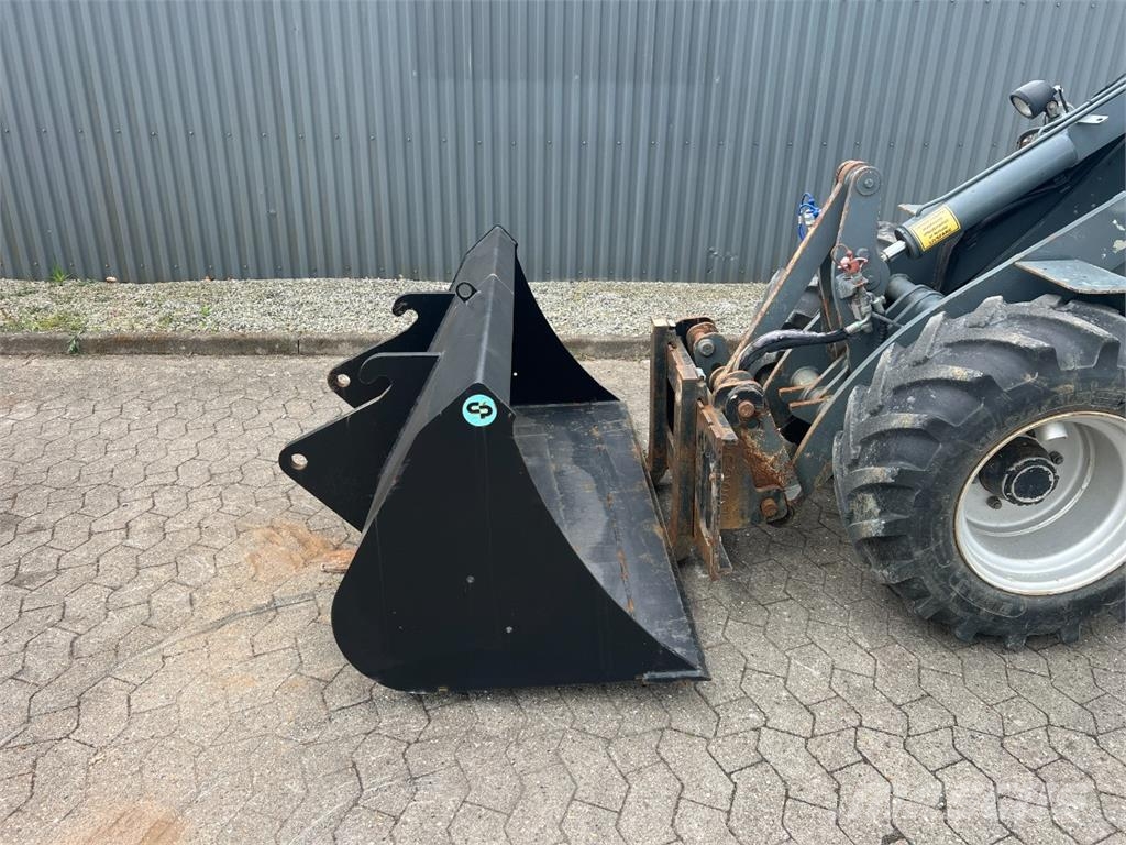 GiANT V 452 T X-Tra HD- Kabine / Skovl & gafler Minilastare