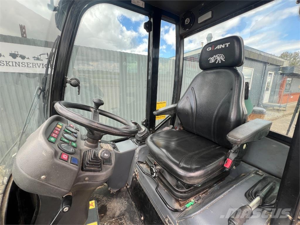 GiANT V 452 T X-Tra HD- Kabine / Skovl & gafler Minilastare