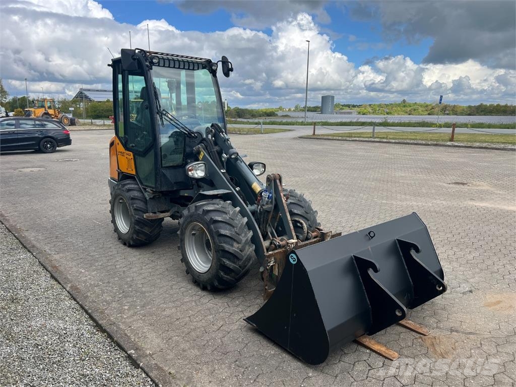 GiANT V 452 T X-Tra HD- Kabine / Skovl & gafler Minilastare
