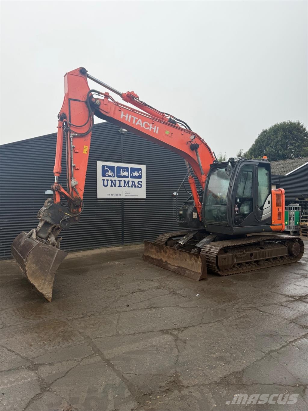 Hitachi ZX135 Kāpurķēžu ekskavatori