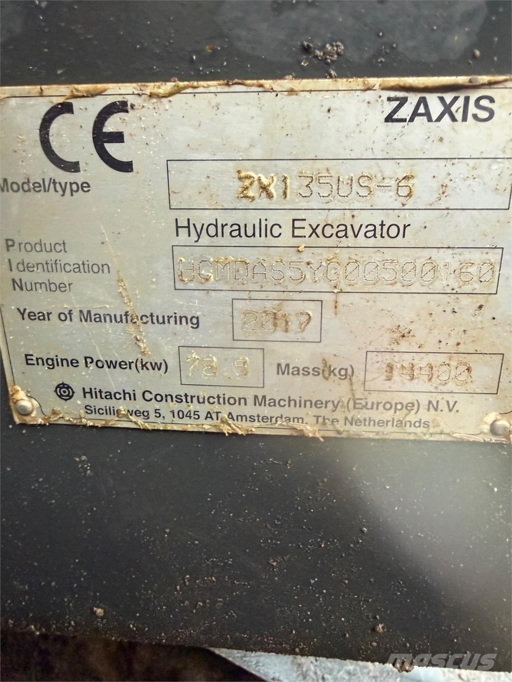 Hitachi ZX135 Kāpurķēžu ekskavatori