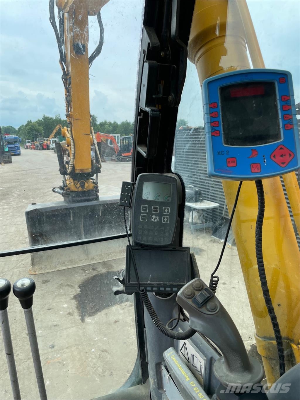 JCB JS220LC Rupsgraafmachines
