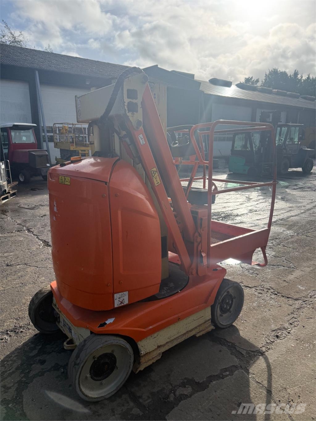 JLG Toucan 8E Plataforma de trabajo articulada