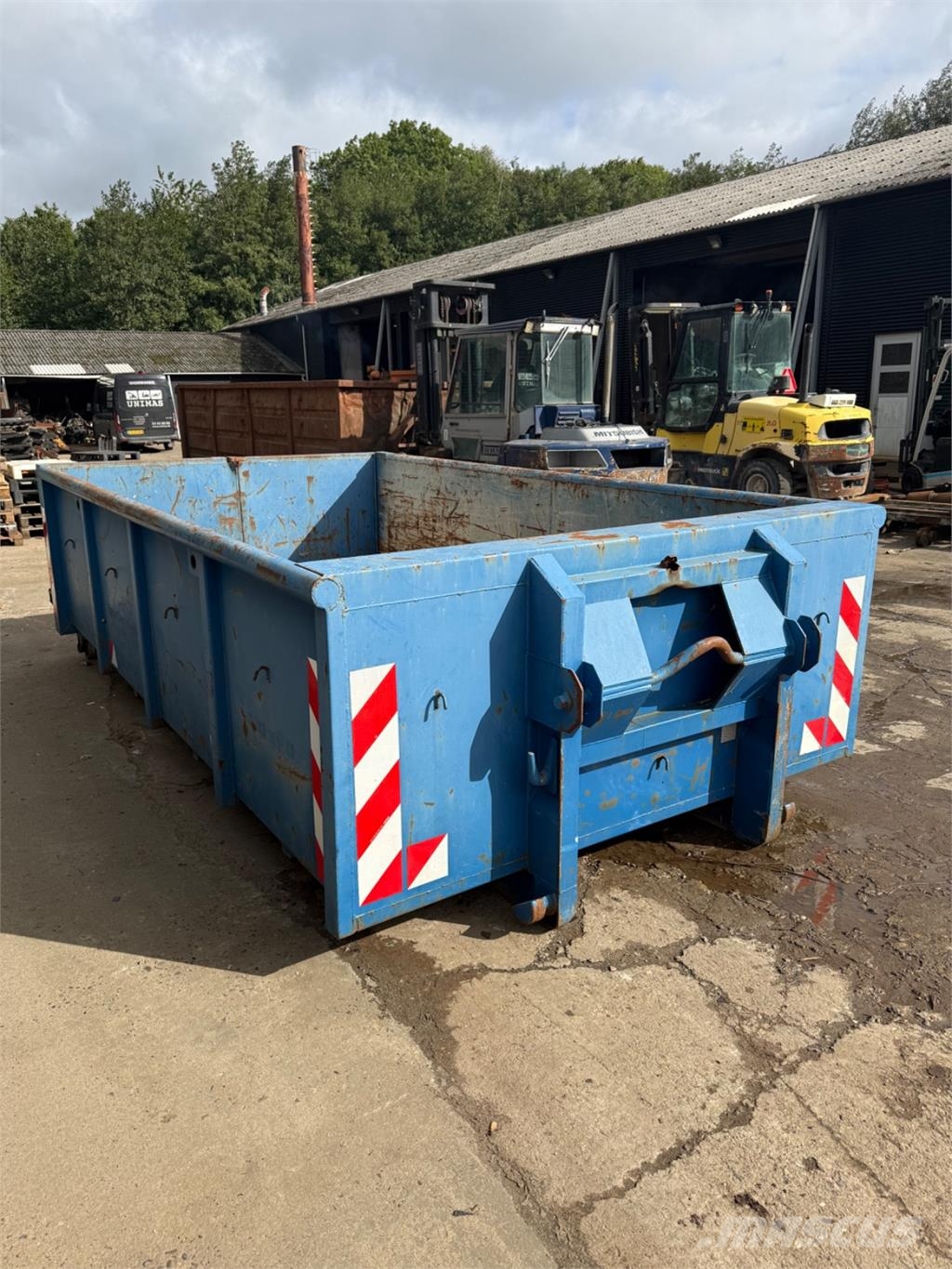 Krogcontainer Фургони
