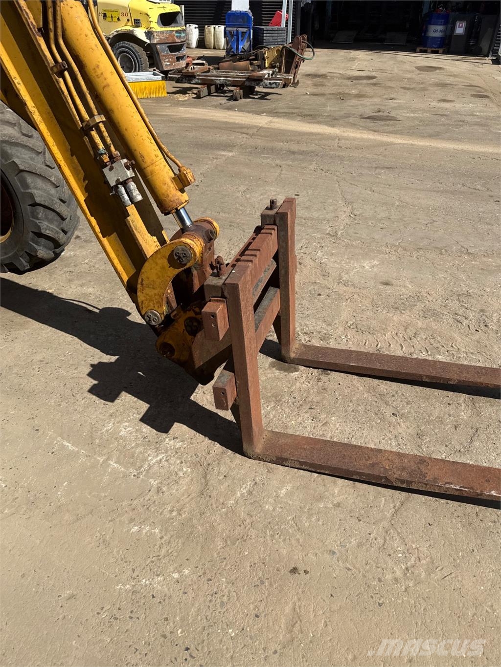 Mecalac CX11 لوادر بعجل