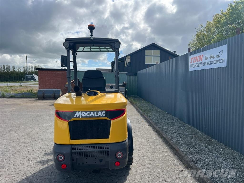 Mecalac MCL6+ / Skovl og pallegafler Minicarregadeiras