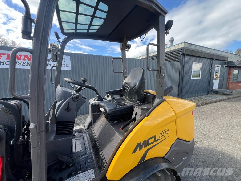Mecalac MCL6+ / Skovl og pallegafler Minicarregadeiras
