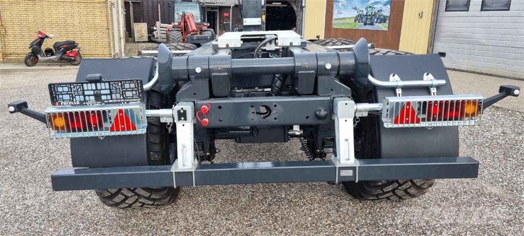Pronar T285/1 KROGHEJSVOGN MED 2 KREDS BREMSER OG ALB VEN Hook lift trailers