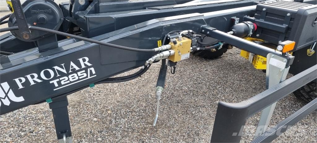 Pronar T285/1 KROGHEJSVOGN MED 2 KREDS BREMSER OG ALB VEN Hook lift trailers