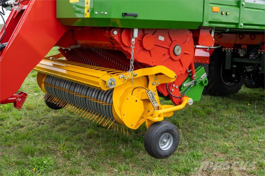 Pronar T400R OPSAMLERVOGN M. PICUP OG KNIVE - TILBUD Ρυμούλκες δεμάτων