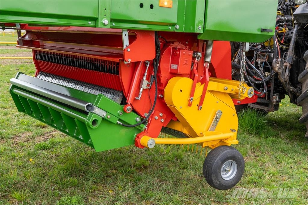 Pronar T400R OPSAMLERVOGN M. PICUP OG KNIVE - TILBUD Ρυμούλκες δεμάτων