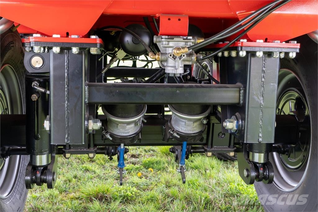 Pronar T400R OPSAMLERVOGN M. PICUP OG KNIVE - TILBUD Ρυμούλκες δεμάτων